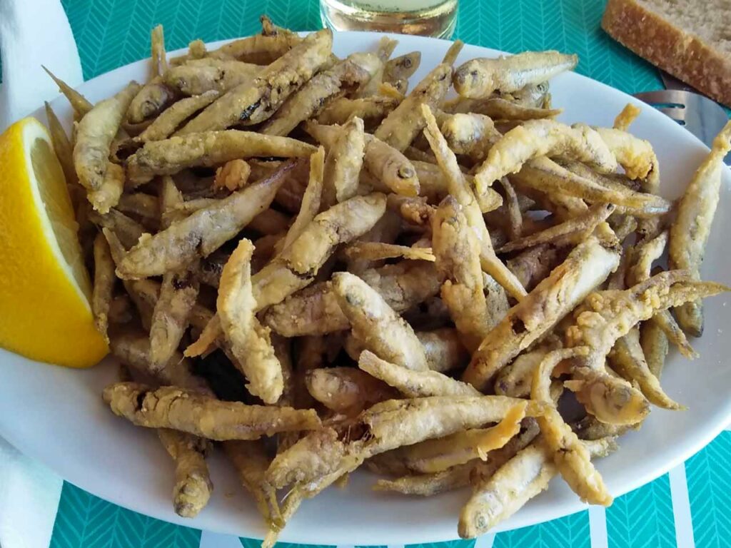 Frittura di Lattarini, piatto tipico del Lago di Bolsena.