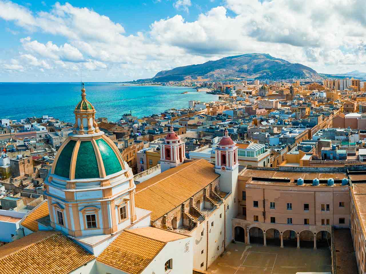 Veduta di Trapani, una delle mete per trascorrere Pasqua e Pasquetta in camper suggerite dal PLEINAIRCLUB.