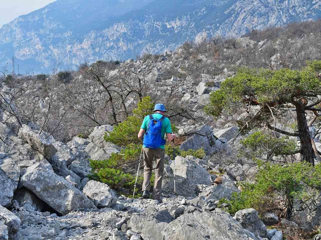 Escursione alle Marocche di Dro, una delle mete del viaggio in Trentino in camper nell'Alto Garda suggerito dal PLEINAIRCLUB.