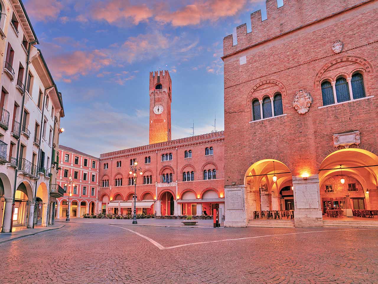 Piazza dei Signori a Treviso, la tappa principale del Weekend in camper a Treviso e dintorni suggerito dal PLEINAIRCLUB.