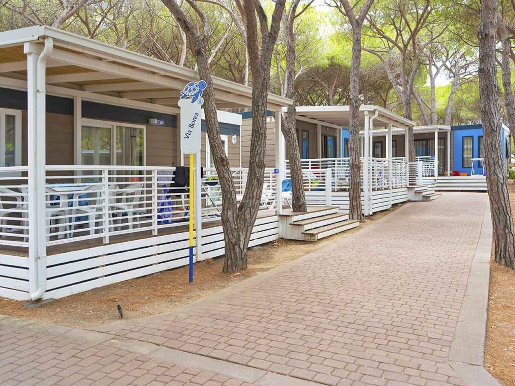 Le case mobili del Camping Village Baia Blu La Tortuga.