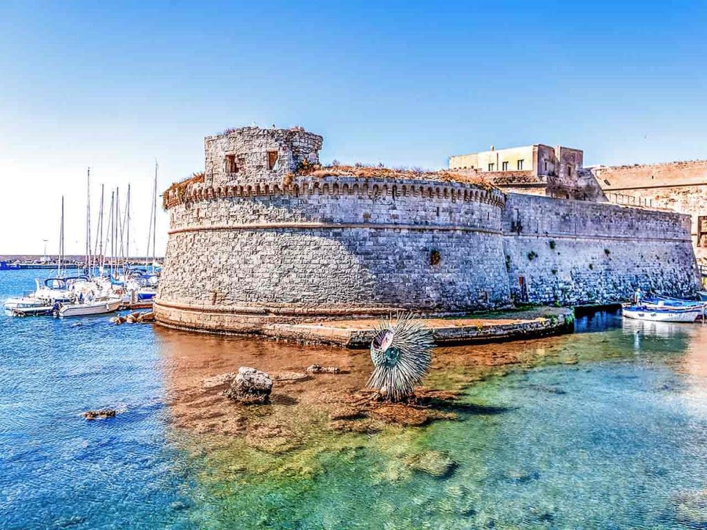 Il Castello Aragonese a Gallipoli, uno dei luoghi dove trascorrere Ferragosto in camper secondo il PLEINAIRCLUB.