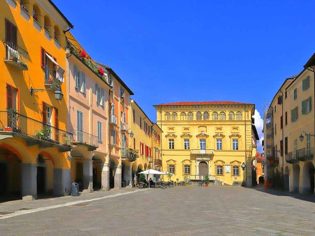 Piemonte in camper a Biella a dintorni: Piazza della Cisterna nel Piazzo di Biella.