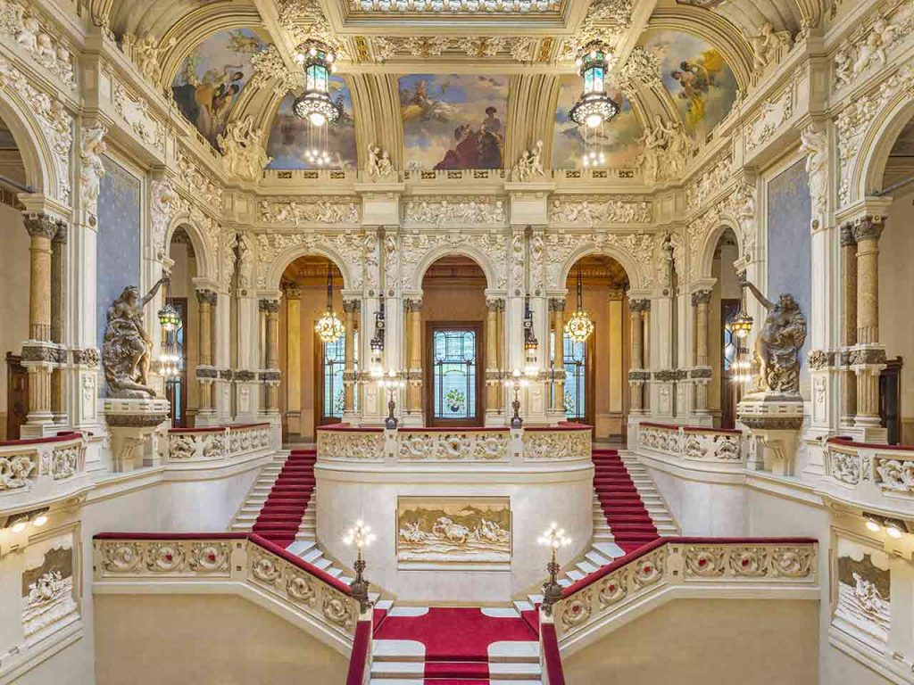 L'interno dell'ex Casinò di San Pellegrino Terme, che oggi ospita il centro benessere QC Terme San Pellegrino.