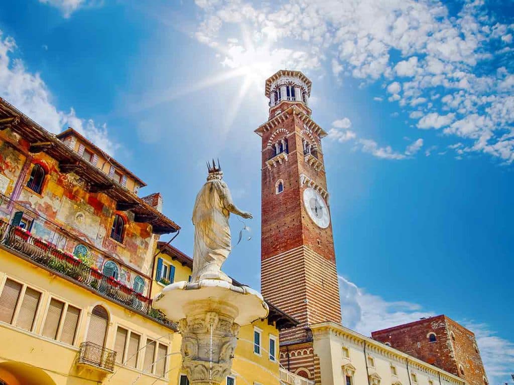 La Torre dei Lamberti a Verona, uno dei Musei di Verona che i possessori della tessera PLEINAIRCLUB possono visitare con biglietto ridotto.
