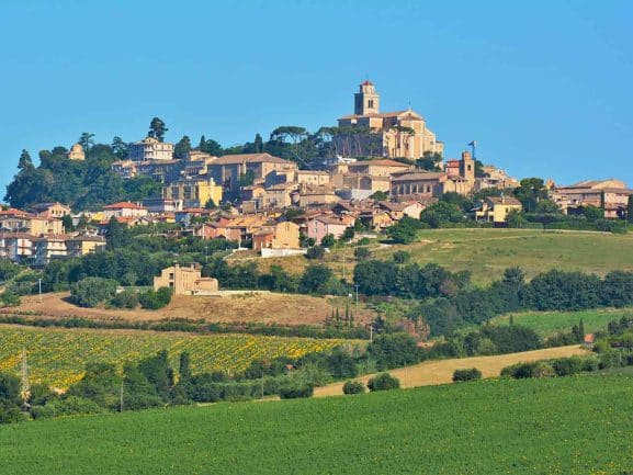 Panorama di Fermo, meta principale del tour nelle Marche in camper a Fermo proposto dal PLEINAIRCLUB.