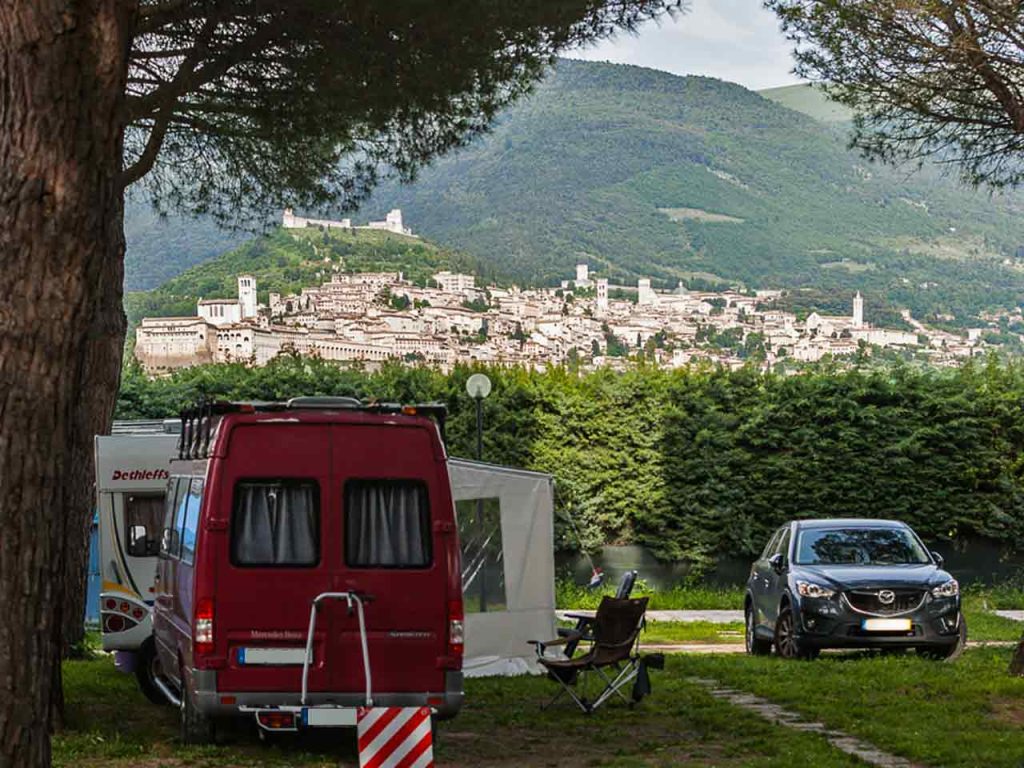 Il Camping Green Village Assisi ad Assisi (PG), uno dei campeggi in Umbria da non perdere suggeriti dal PLEINAIRCLUB.