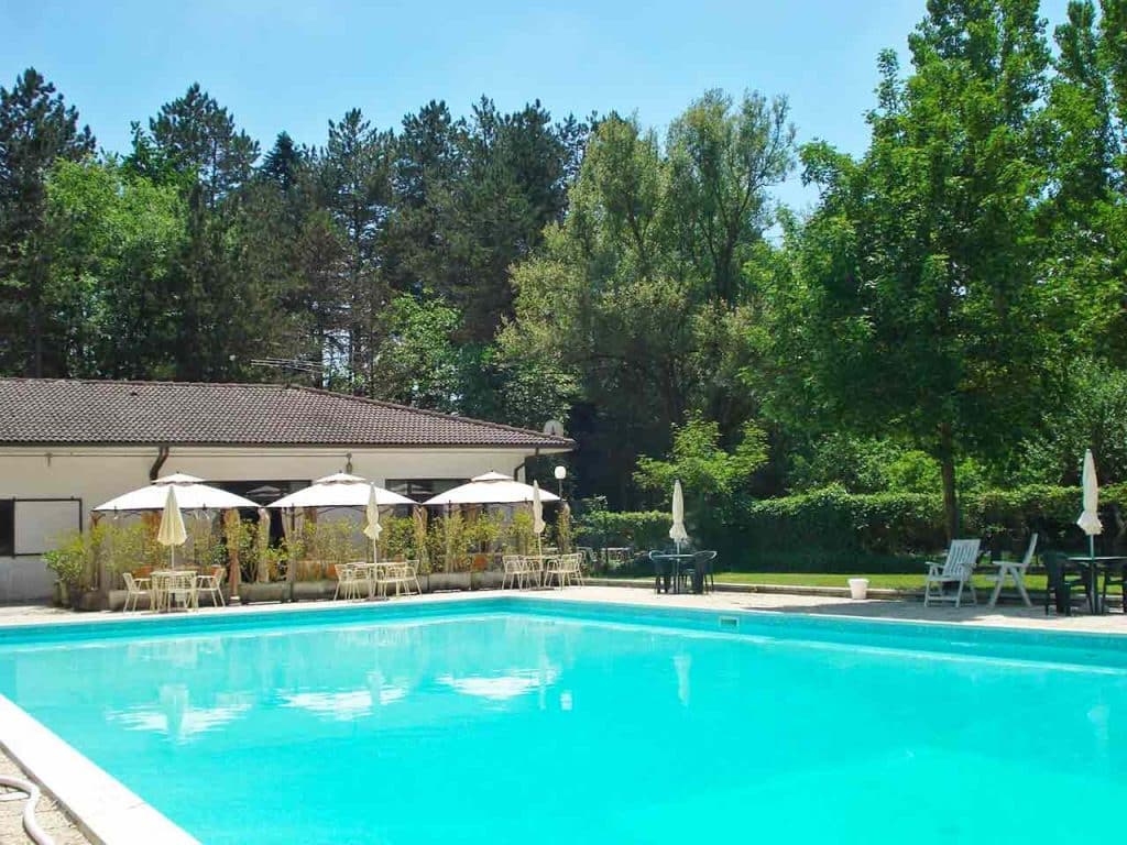 La piscina del Camping Rio Verde a Costacciaro (PG).
