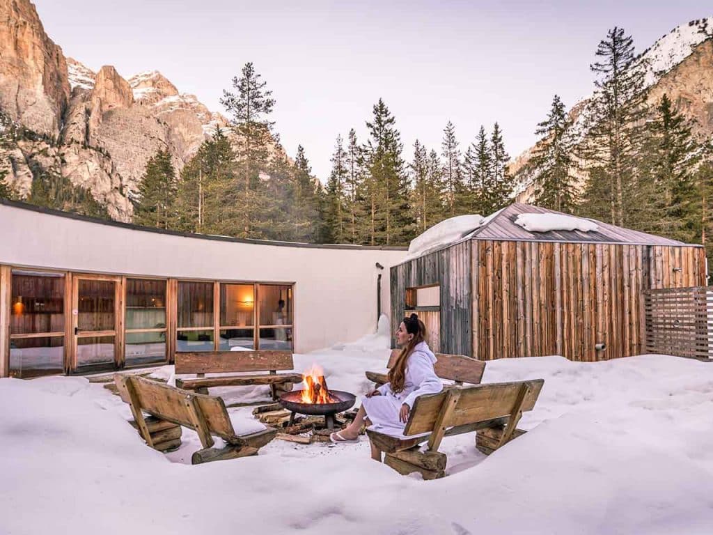 L'esterno del Centro Natura Wellens accanto al Camping Sass Dlacia a San Cassiano di Badia (BZ). La struttura è uno dei campeggi con centro benessere suggeriti dal PLEINAIRCLUB.