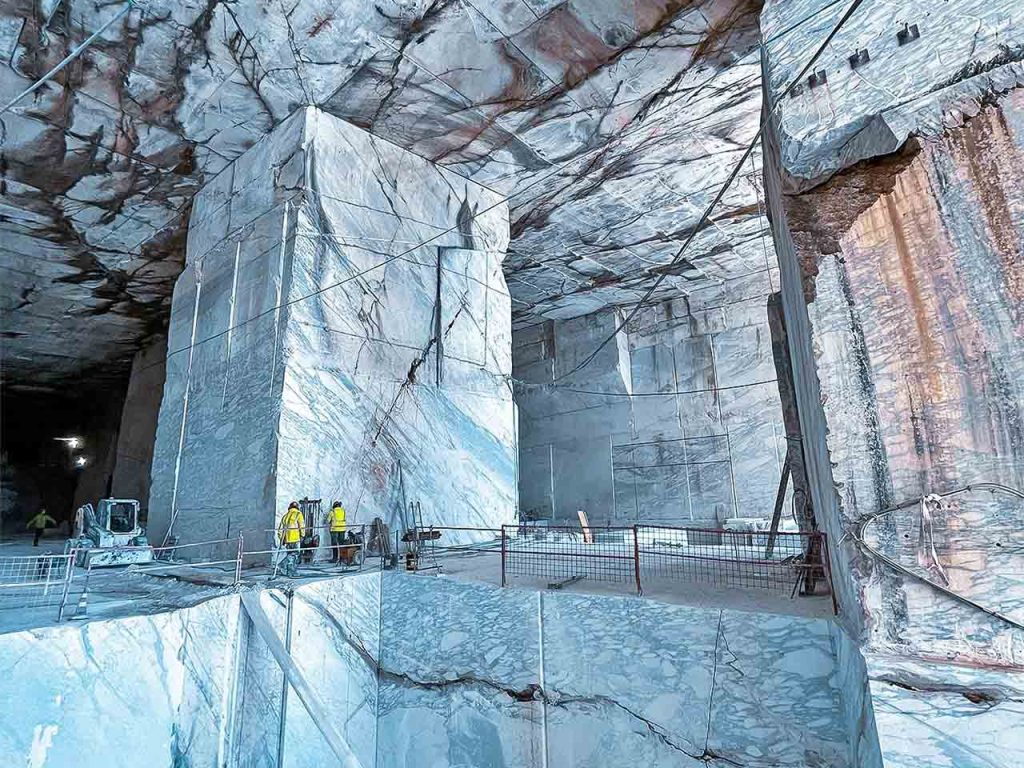 Le Cave di Marmo Arabescato a Levigliani di Stazzema (LU).