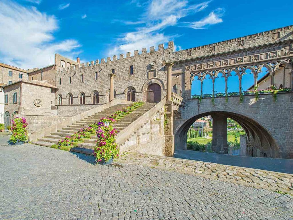 Palazzo dei Papi con la Loggia delle benedizioni, una delle cose da visitare a Viterbo in camper suggerite dal PLEINAIRCLUB.