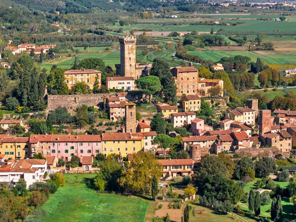 Veduta aerea di Vicopisano (PI), uno dei luoghi da visitare in camper a maggio suggeriti dal PLEINAIRCLUB.
