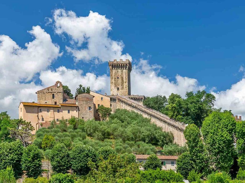 La Rocca del Brunelleschi a Vicopisano (PI), uno dei luoghi da visitare in camper a maggio suggeriti dal PLEINAIRCLUB.