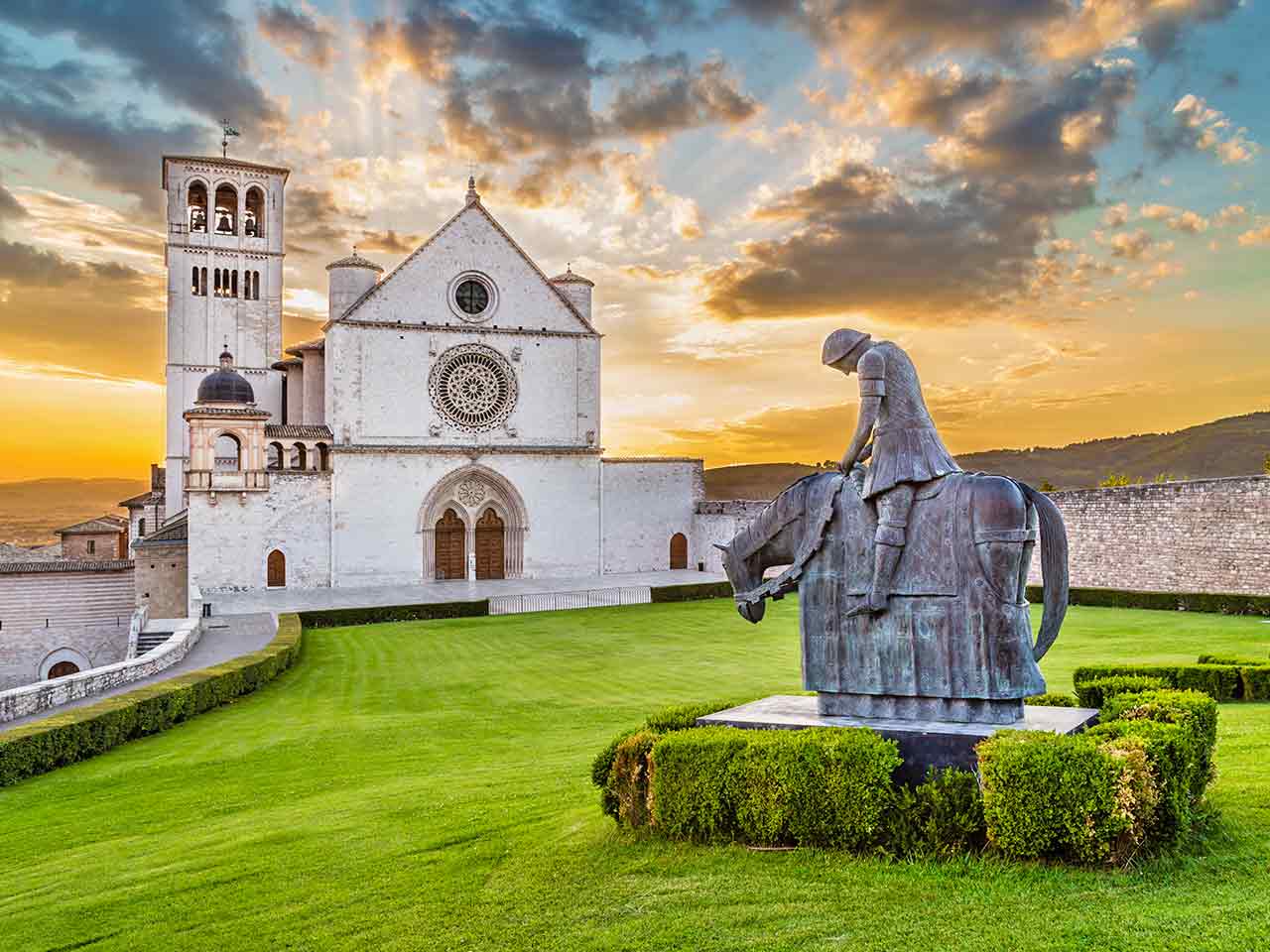 La basilica superiore di San Francesco, una delle mete del Raduno francescano in camper a Gubbio, Foligno e Assisi.