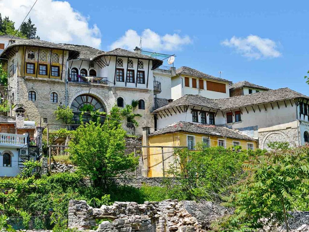 Edifici nello stile ottomano ad Argirocastro, in Albania.