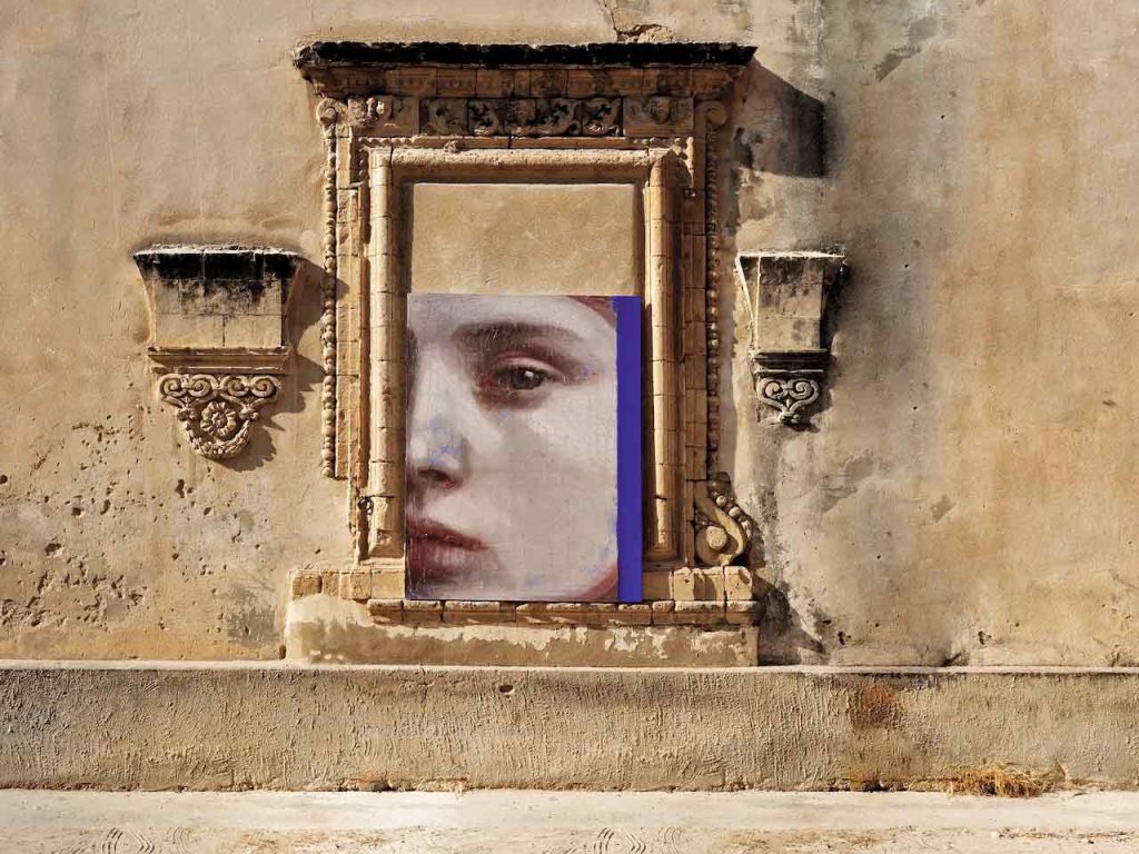 Una delle opere della mostra all'aria aperta Radda Arte.