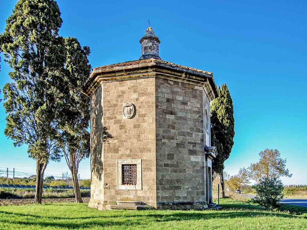 L'oratorio di San Guido a Bolgheri di Castagneto Carducci.