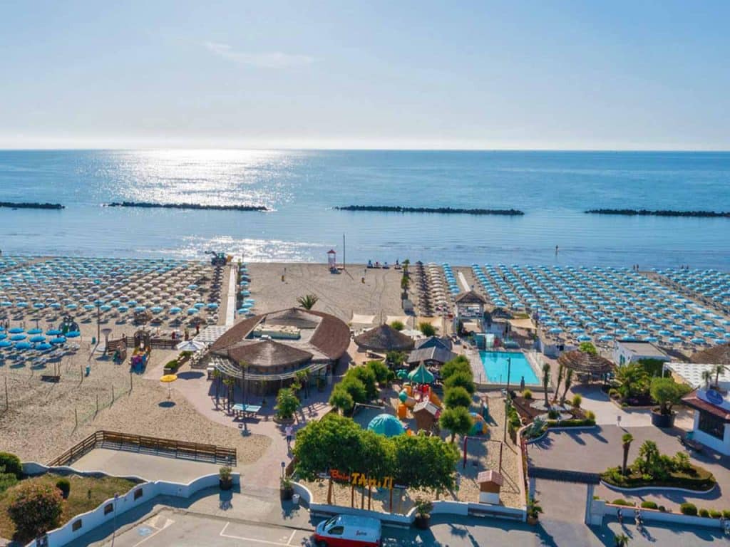 Il Camping Village Tahiti a Lido delle Nazioni di Comacchio, uno dei campeggi sul mare Adriatico suggeriti dal PLEINAIRCLUB.