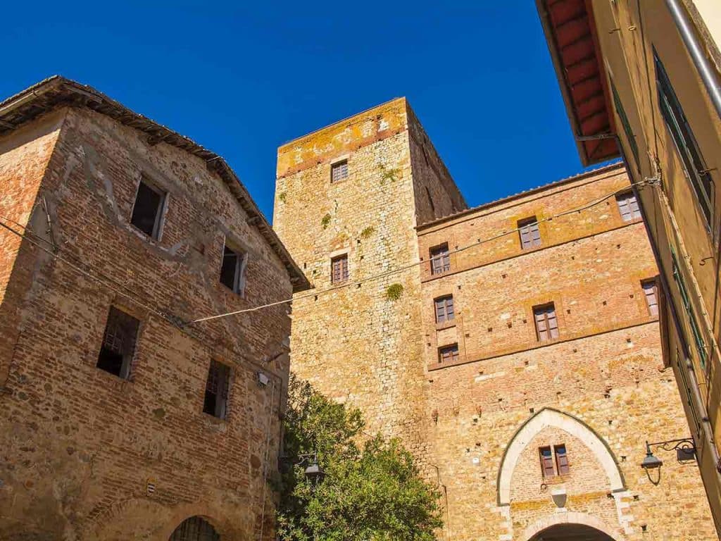 Il Cassero Senese a Paganico (GR), una delle mete del viaggio in camper in Maremma a Civitella Paganico suggerito dal PLEINAIRCLUB.