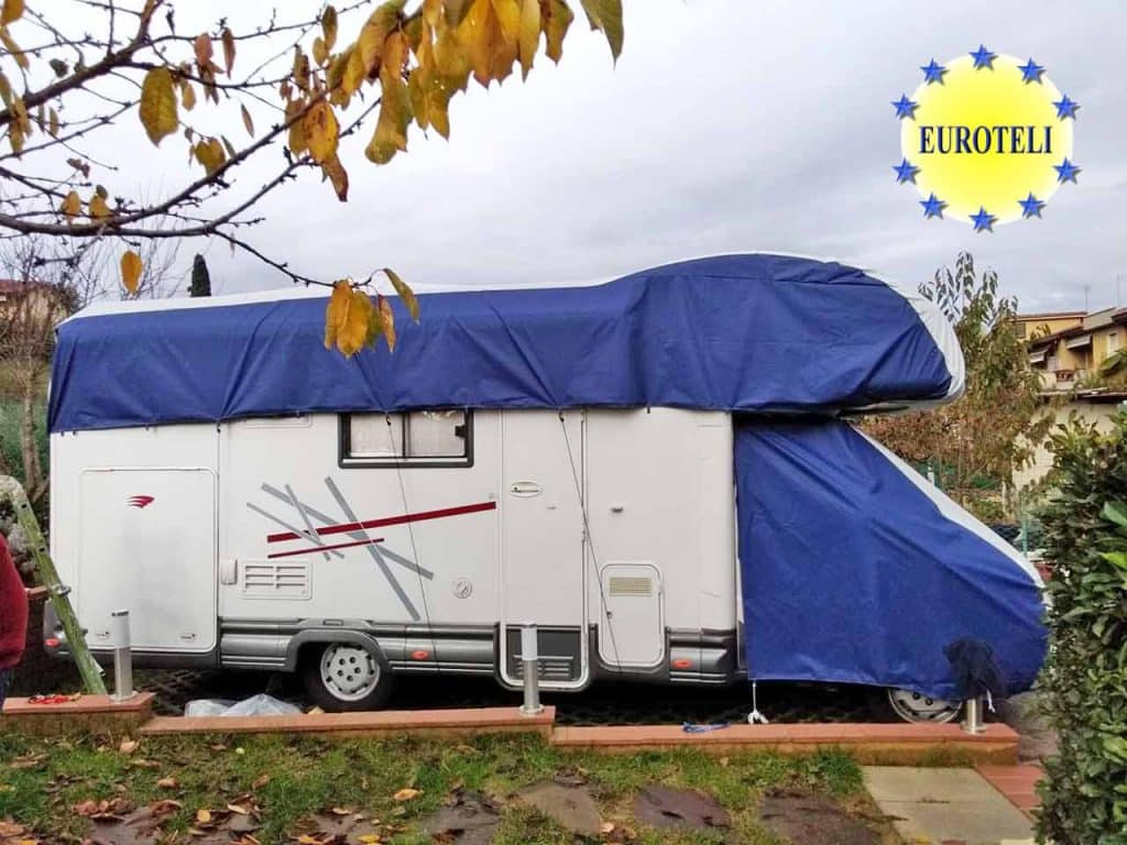 Un copri camper parziale prodotto da Euroteli.