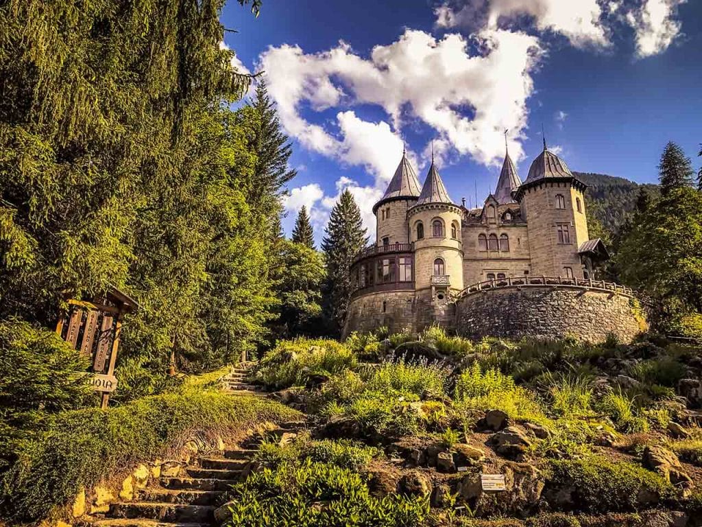Castel Savoia nei pressi di Gressoney-Saint-Jean.
