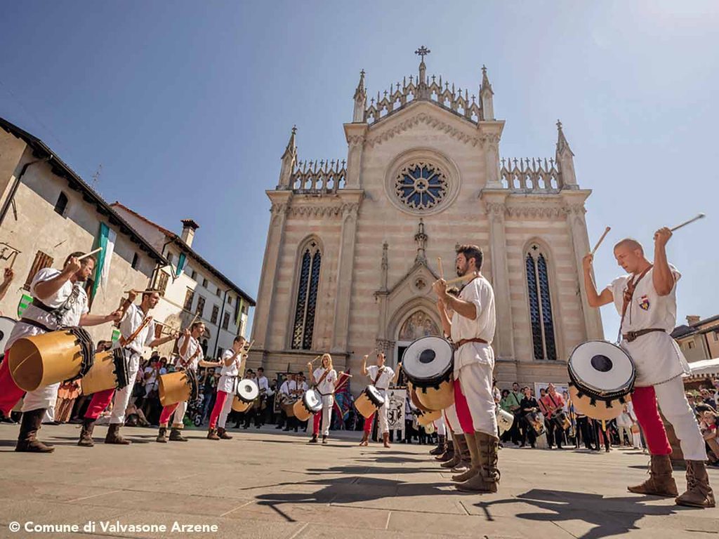 Medioevo a Valvasone (PN), uno degli eventi del mese per i camperisti suggeriti dal PLEINAIRCLUB a settembre.