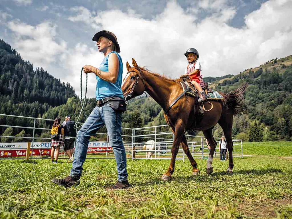 La Festa dell'Agricoltura a Peio (TN), uno degli eventi del mese per i camperisti suggeriti dal PLEINAIRCLUB a settembre.