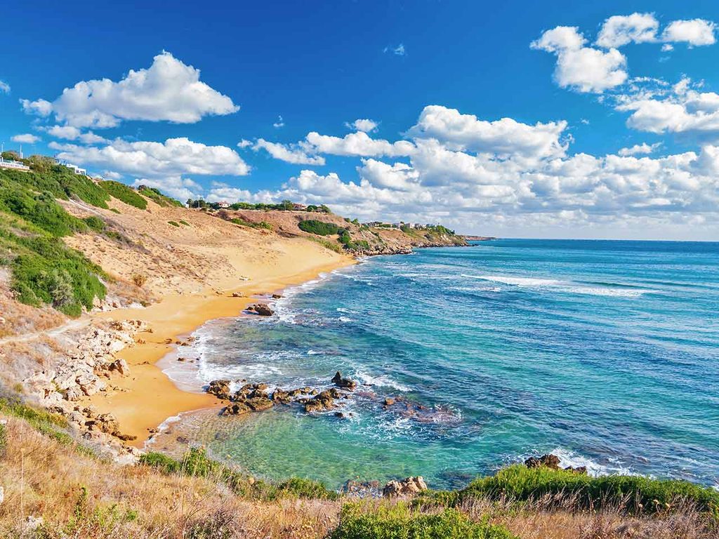 La spiaggia di Le Cannella a Isola di Capo Rizzuto.