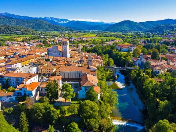 Veduta aerea di Cividale del Friuli, la meta del tour a Cividale del Friuli in camper consigliato dal PLEINAIRCLUB.