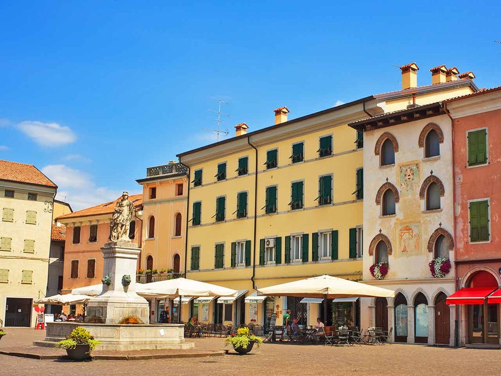 Piazza Paolo Diacono a Cividale del Friuli, la meta del tour a Cividale del Friuli in camper consigliato dal PLEINAIRCLUB.