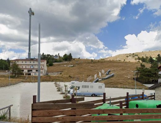 AREA SOSTA CAMPER PINTURA